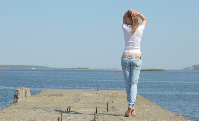 How You Can Buy Women Jeans On Wholesale